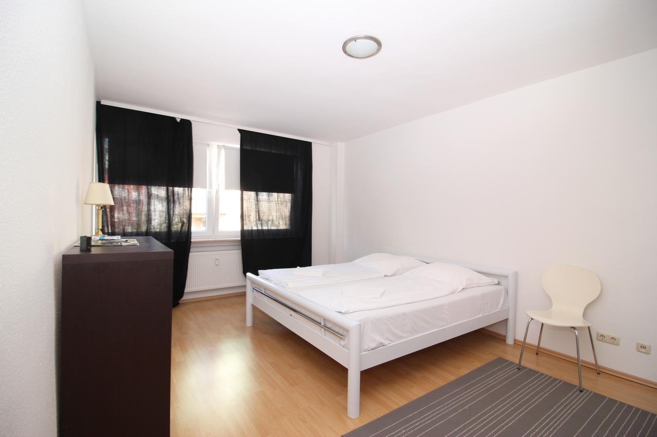 Kaiser Apartments Жак Офенбах Стая снимка
