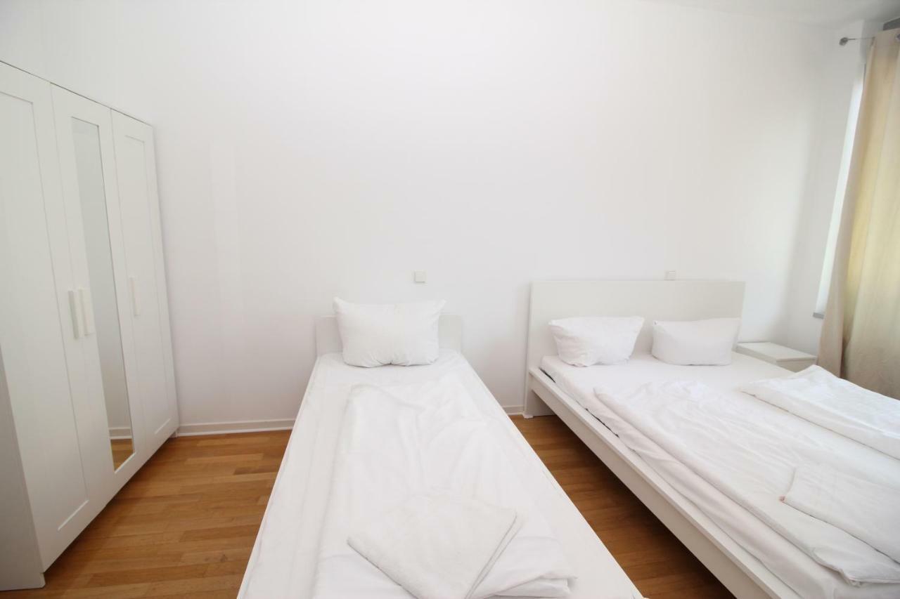 Kaiser Apartments Жак Офенбах Стая снимка